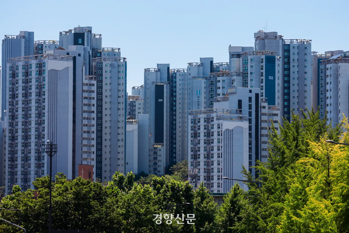 Seoul flats up for 83rd week — but tax reform cools Gangnam