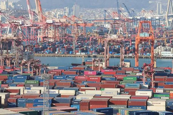 Korea's Economy Stays on Track — Chips and Investment Lead the Way