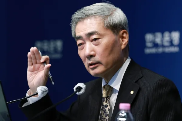 Bank of Korea holds rates after back-to-back hikes